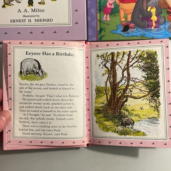 NOT ELIGIBLE FOR BUNDLE DEAL/SALE 7-Book Bundle Winnie the Pooh - Picture 4 of 12
